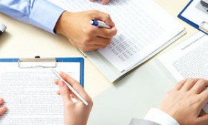 特朗普赦免75名支持者