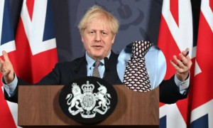 英国前首相呼吁向乌克兰派兵，约翰逊为啥对派兵这么“执着”？有利可图呗